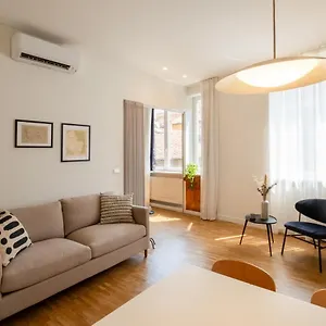 https://realkasa-gallery-blue-suite.emilia-romagnahotels.net